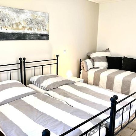 Helle Wohnung Mit Wintergarten - Nahe Ruhrgebiet Und Freizeitpark Movie Park Bottrop Bagian luar foto