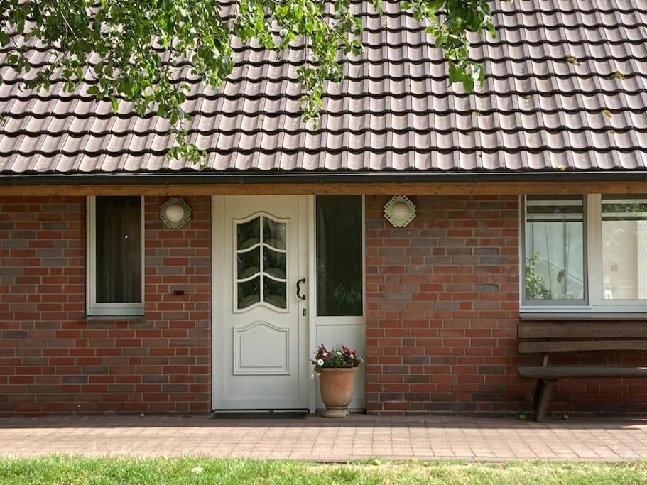 Helle Wohnung Mit Wintergarten - Nahe Ruhrgebiet Und Freizeitpark Movie Park Bottrop Bagian luar foto