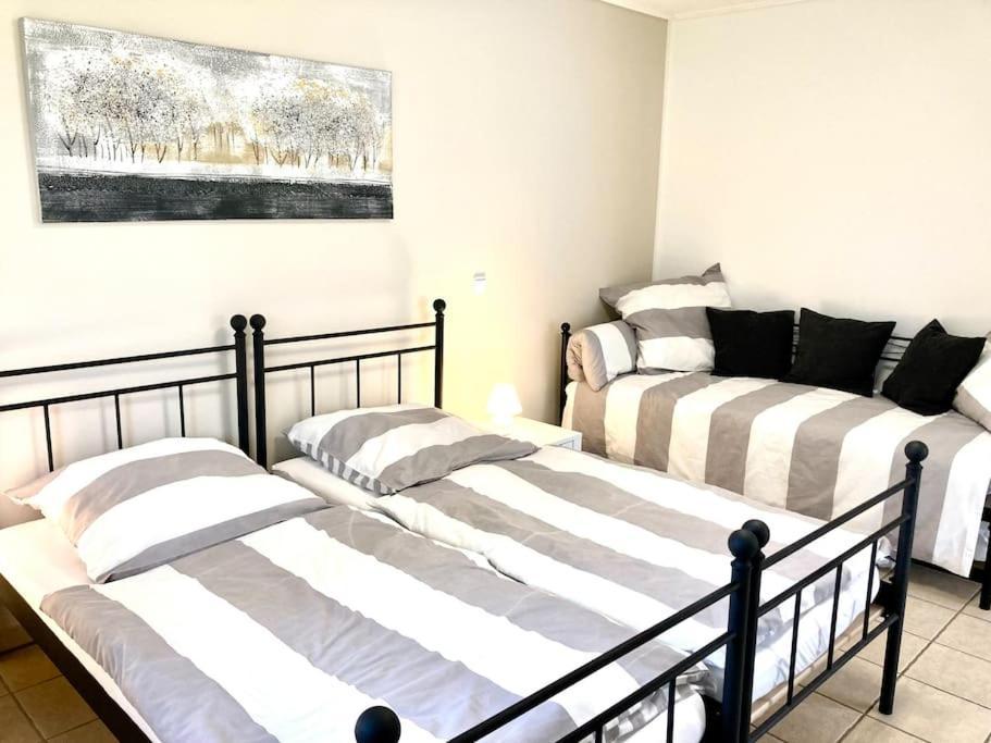 Helle Wohnung Mit Wintergarten - Nahe Ruhrgebiet Und Freizeitpark Movie Park Bottrop Bagian luar foto